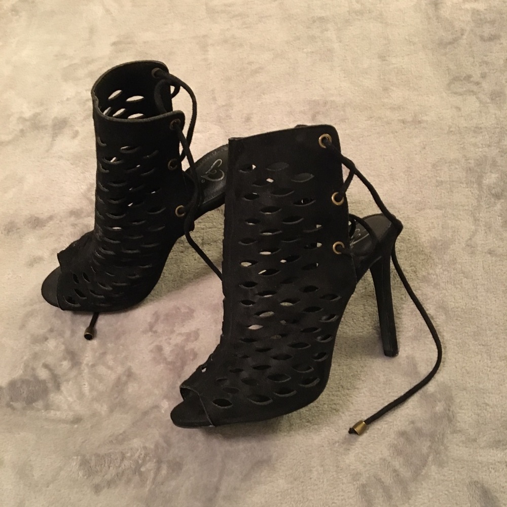 Windsor Cut-Out Ankle Bootie